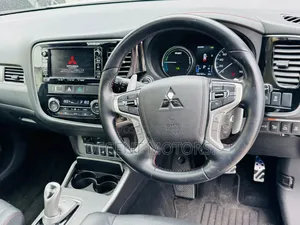 Mitsubishi Outlander 2.0 PHEV AWD 2018 White