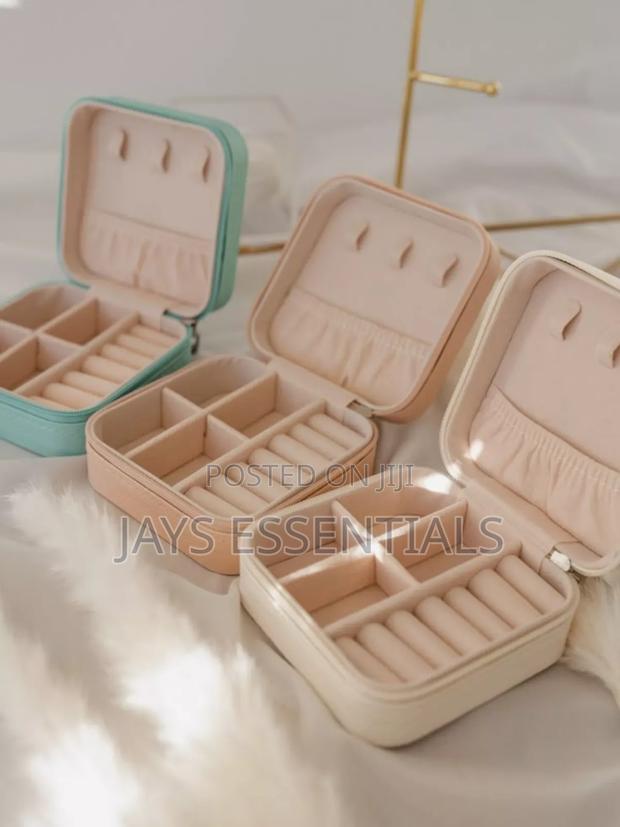 Portable Jewelry Organizers - thumbnail 3