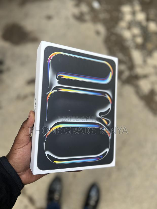 New Apple iPad Pro 1 TB Black - thumbnail 3