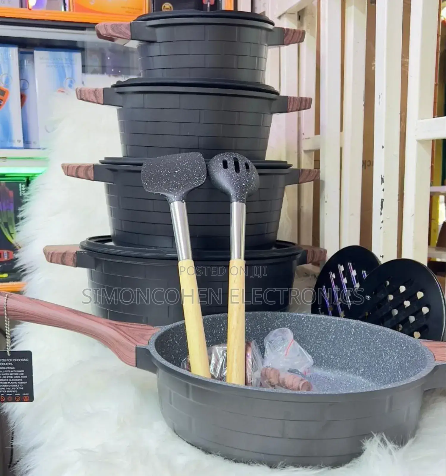 Ucc Black Cookware Set