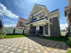 4bdrm Maisonette in Membly Estate for sale - main view