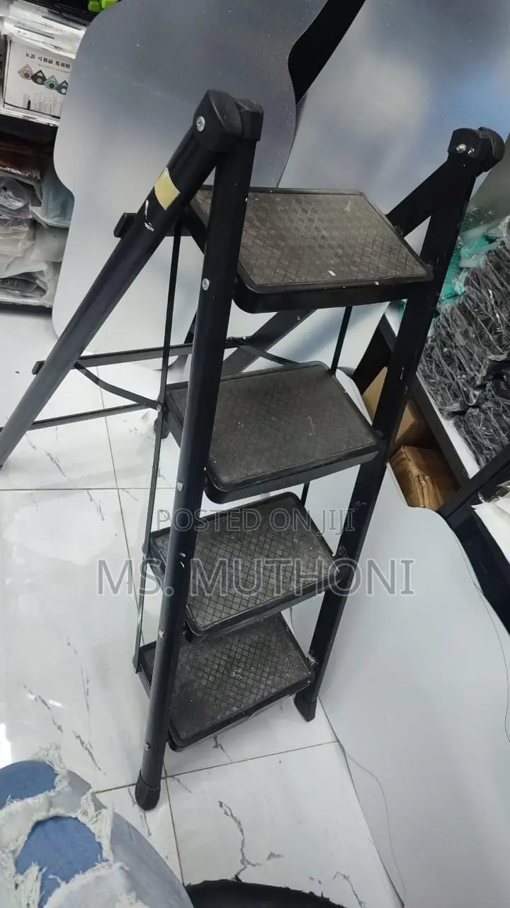 4-step Foldable Ladder Red, Black , White