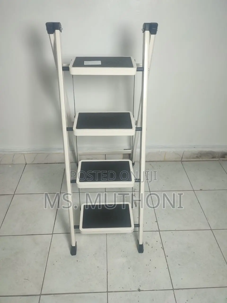 4-step Foldable Ladder Red, Black , White