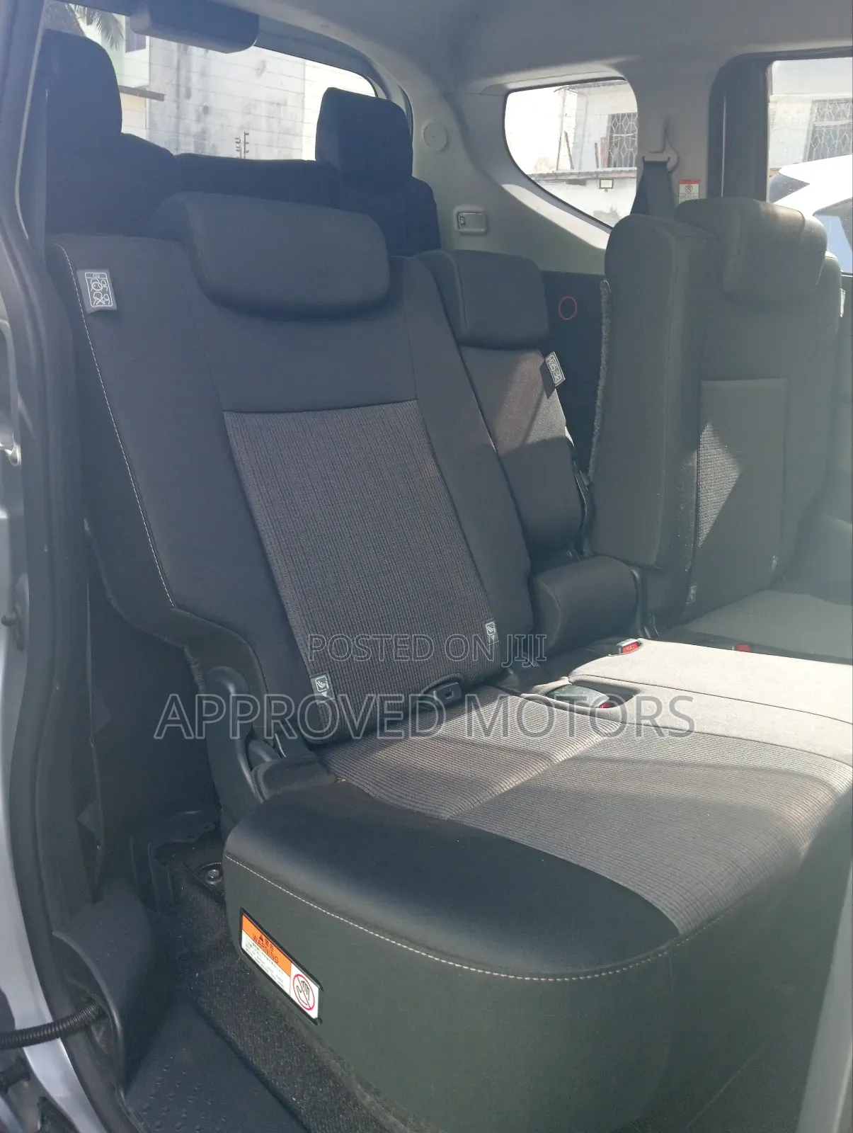 Toyota Sienta 2019 Silver