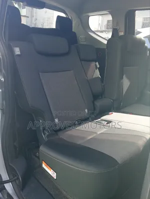 Toyota Sienta 2019 Silver