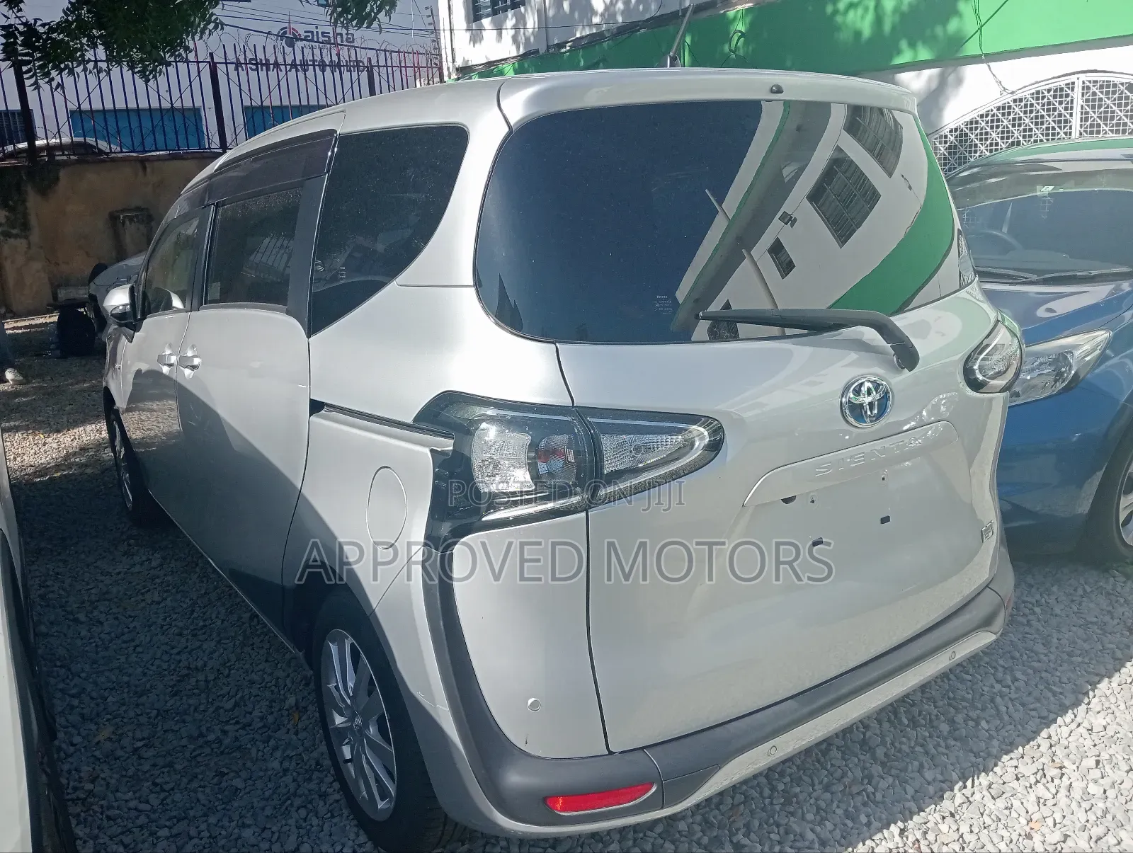 Toyota Sienta 2019 Silver