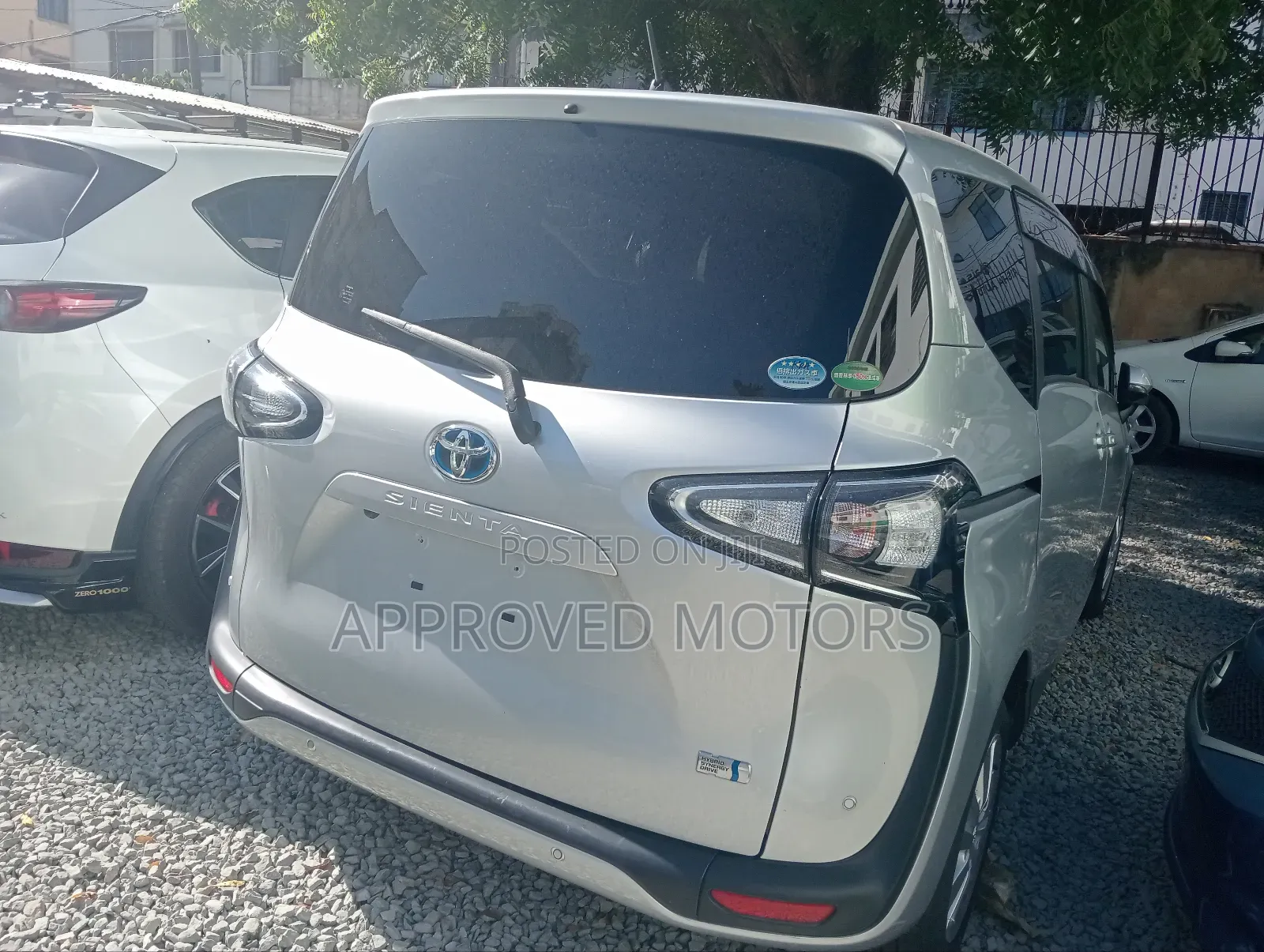 Toyota Sienta 2019 Silver