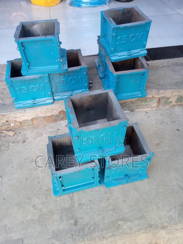 Cast Iron Cube Mold - main view