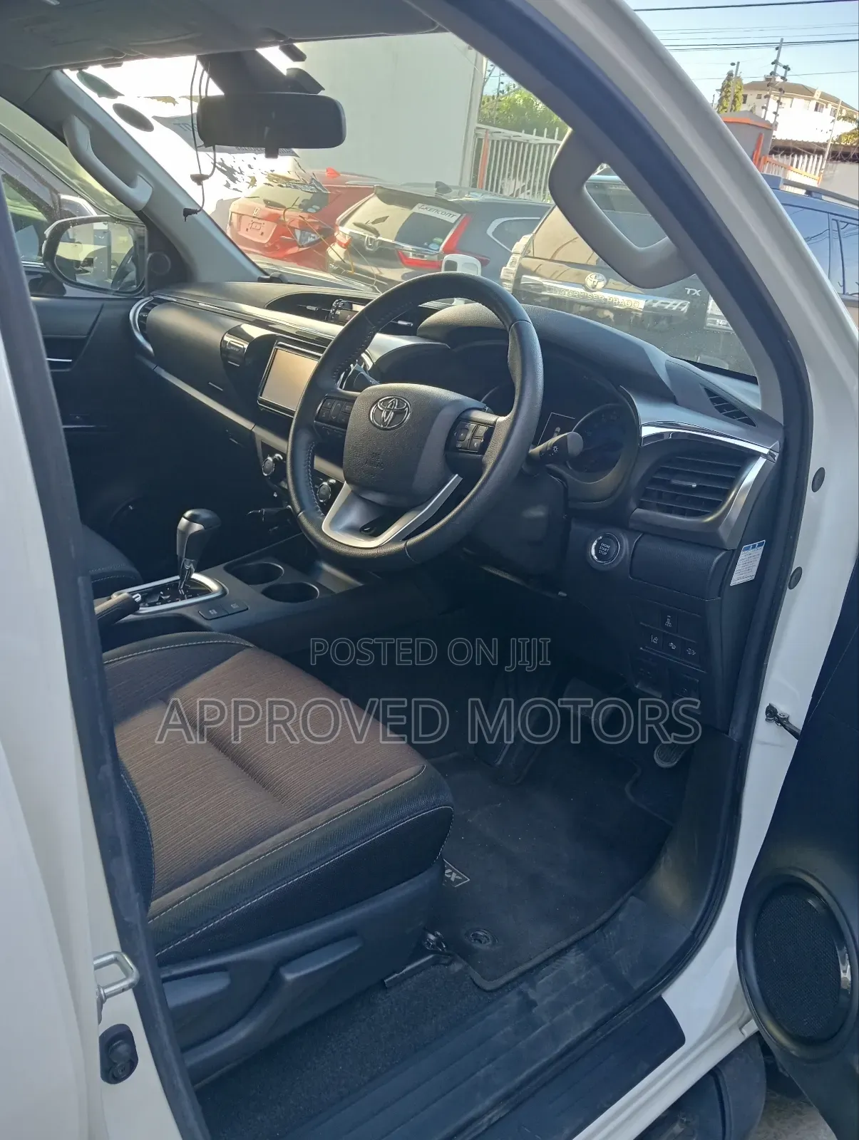 Toyota Hilux 2020 White