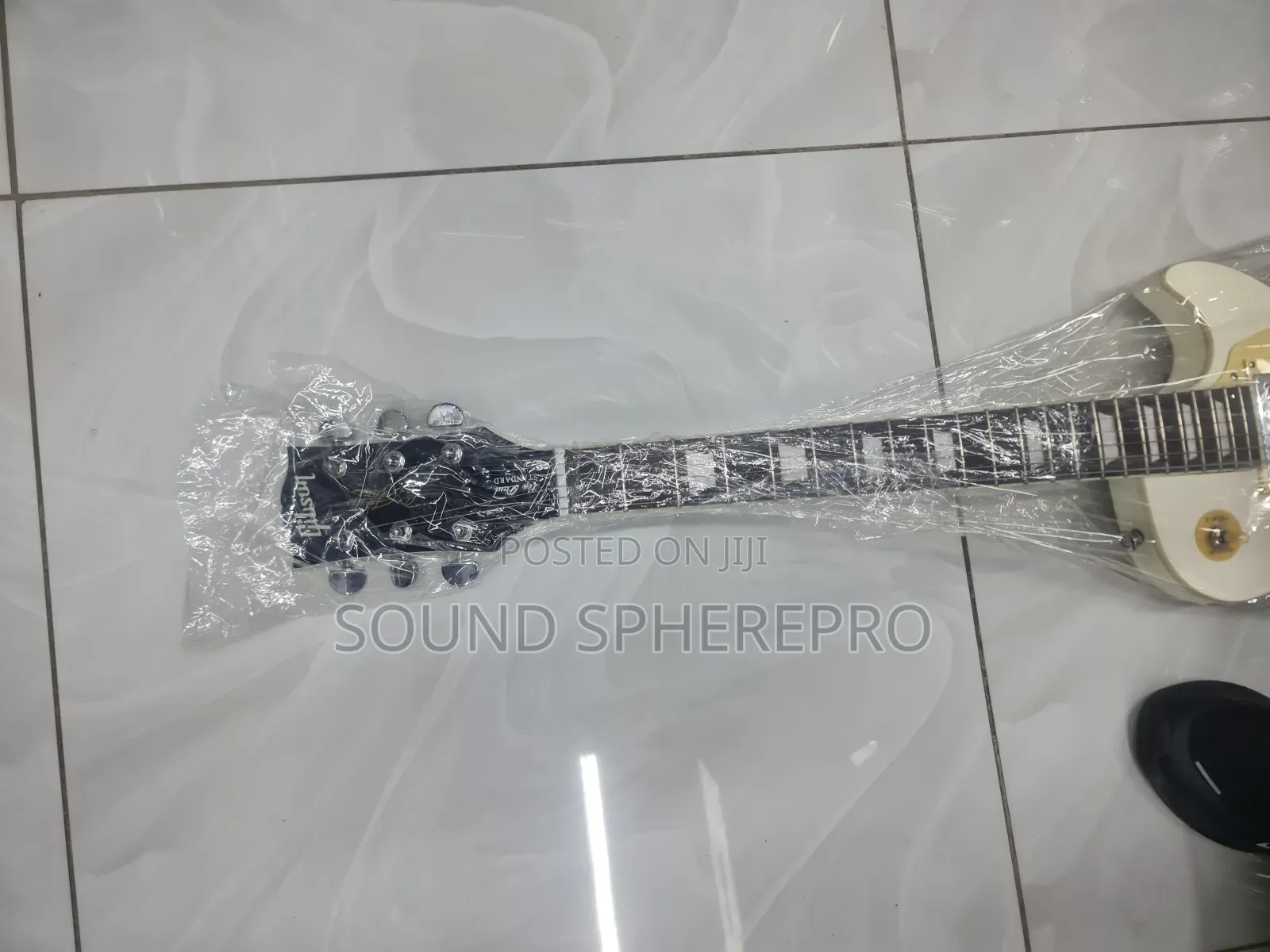 White Les Paul Guitar