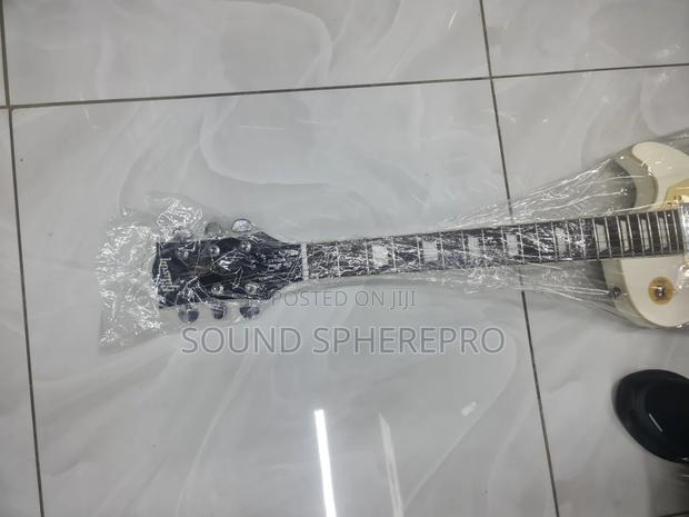 White Les Paul Guitar - thumbnail 3