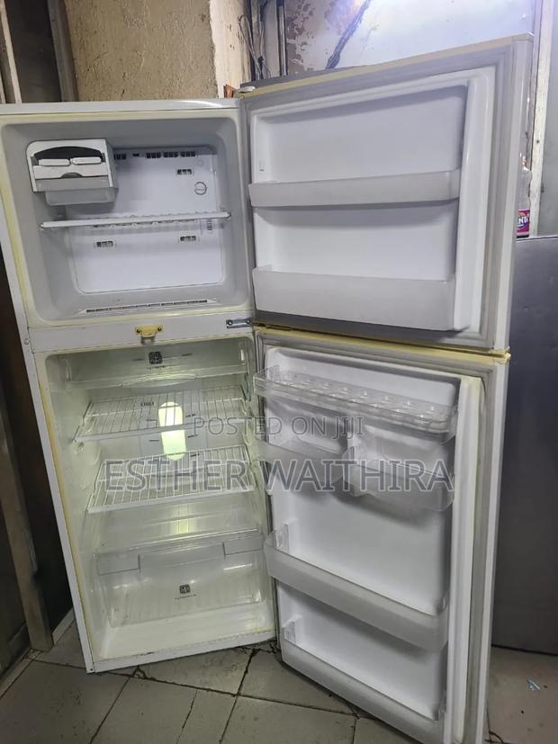 Affordable 350l Samsung Fridge - thumbnail 2
