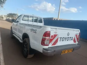 Toyota Hilux 2009 White