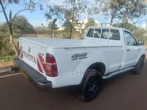 Toyota Hilux 2009 White