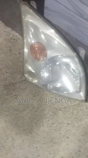 Toyota Land Cruiser Prado 120 Headlight