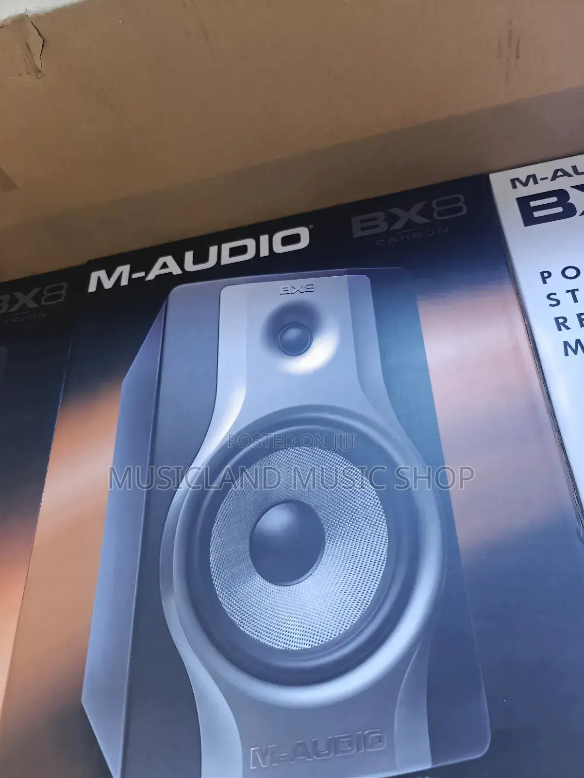 Bx8 Carbon Studio Monitor