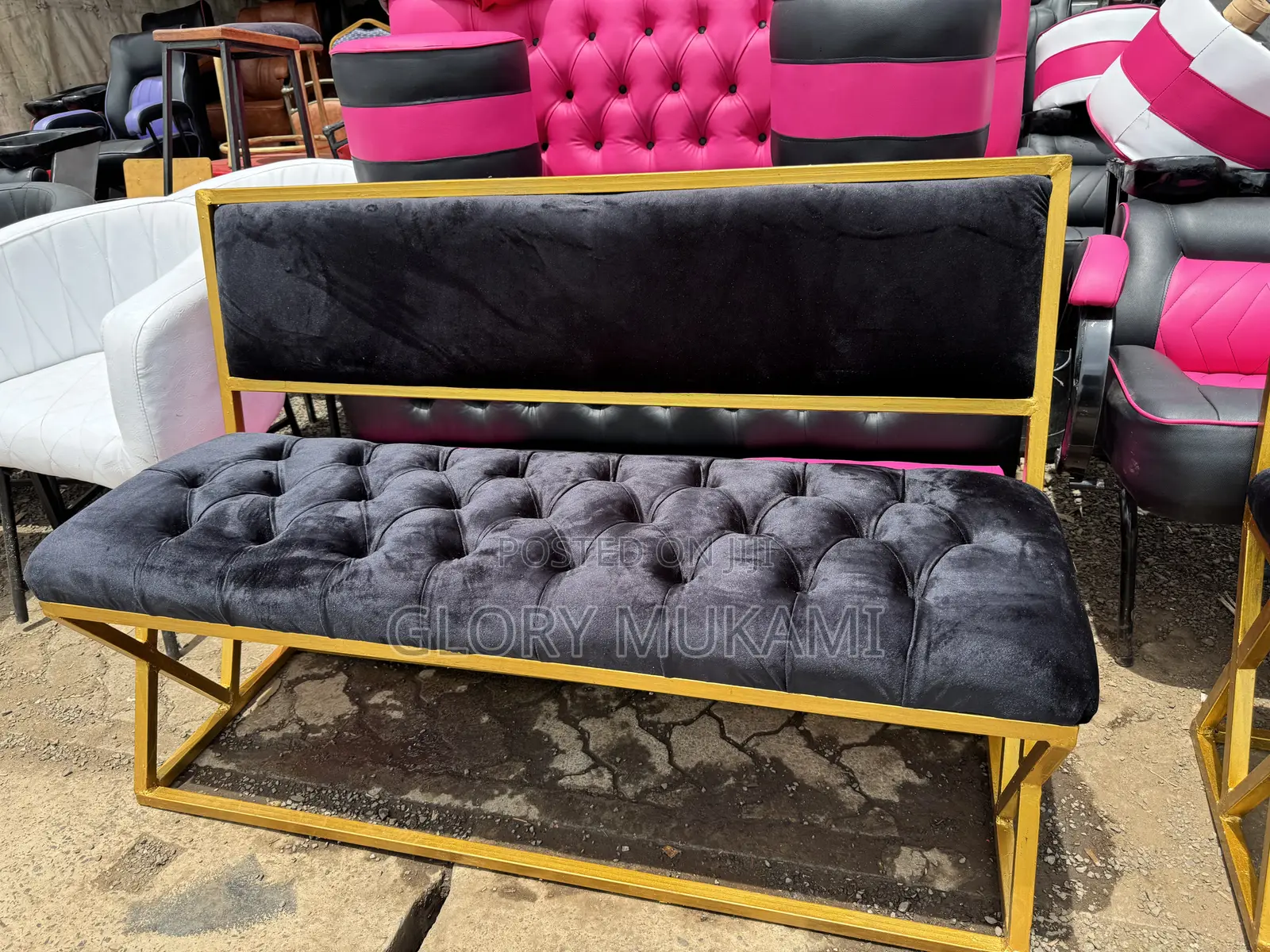 Black Velvet Manicure Waiting Bench /Waiting Bench