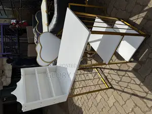 White Manicure Table And Manicure Chair