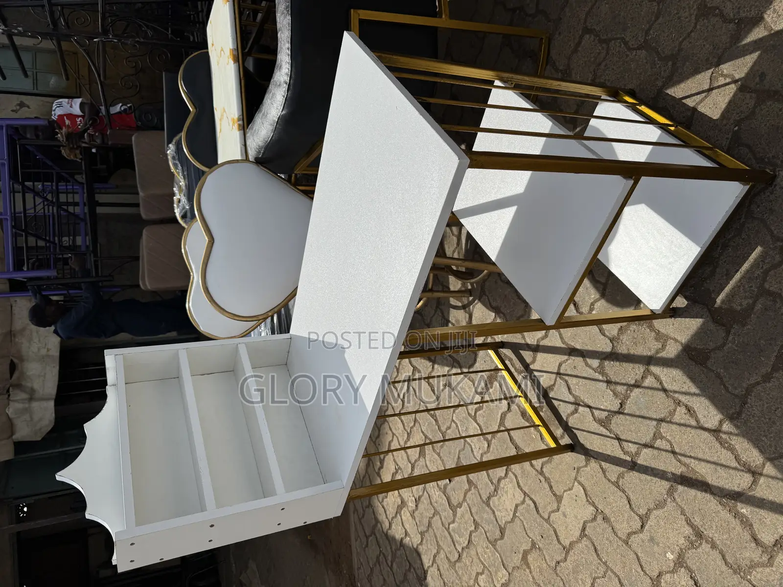 White Manicure Table And Manicure Chair