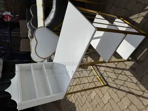 White Manicure Table And Manicure Chair