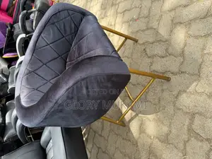 Black Gold Styling Manicure Seat