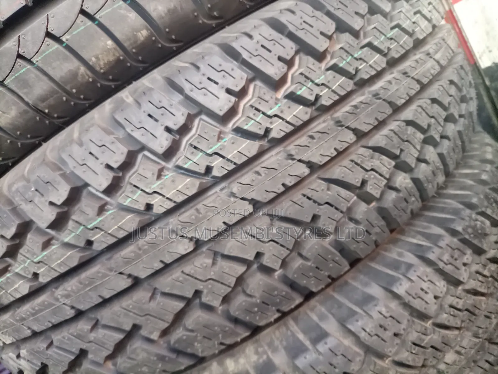 215/75r15 a/ T Maxtrek Tyres