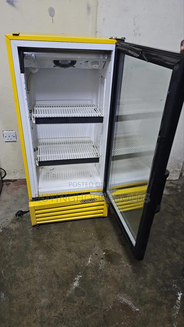 Ramtons 170l Display Fridge - thumbnail 4