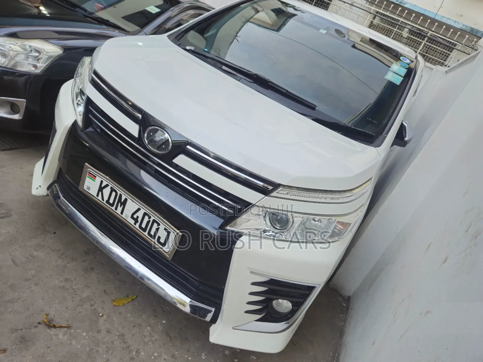 Toyota Noah 2015 White