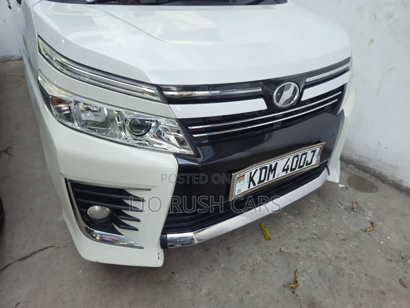Toyota Noah 2015 White