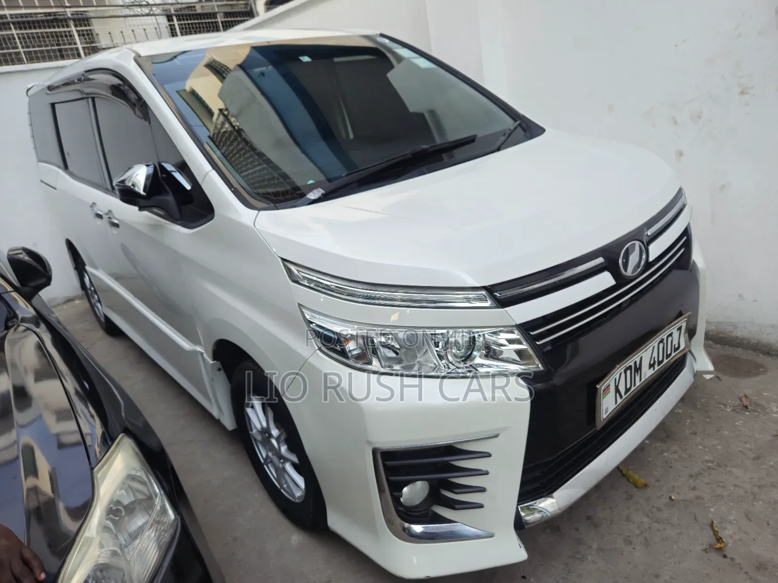 Toyota Noah 2015 White