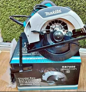 Powerful Makita Circular Saw Machine/ Cross Cutter Machine