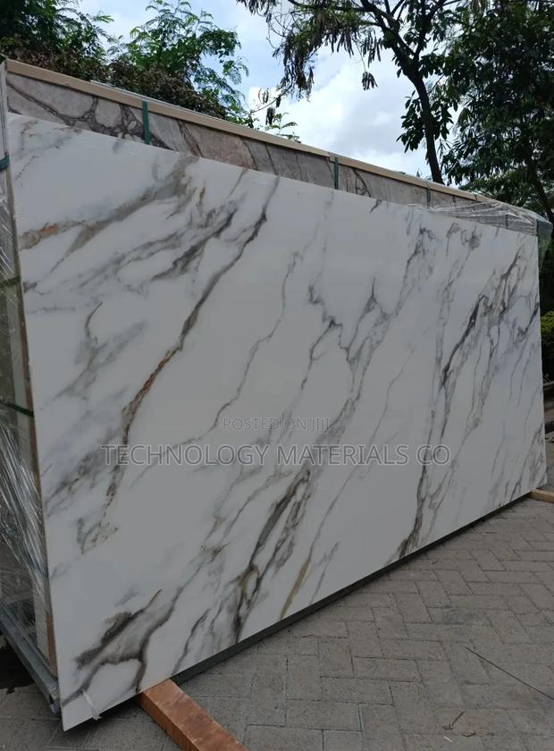 Calacatta Gold Sintered Stone(10.5ft * 5.2ft * 15mm) - main view