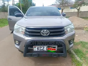 Toyota Hilux 2019 Silver