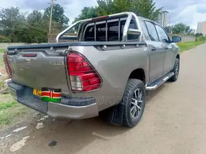 Toyota Hilux 2019 Silver