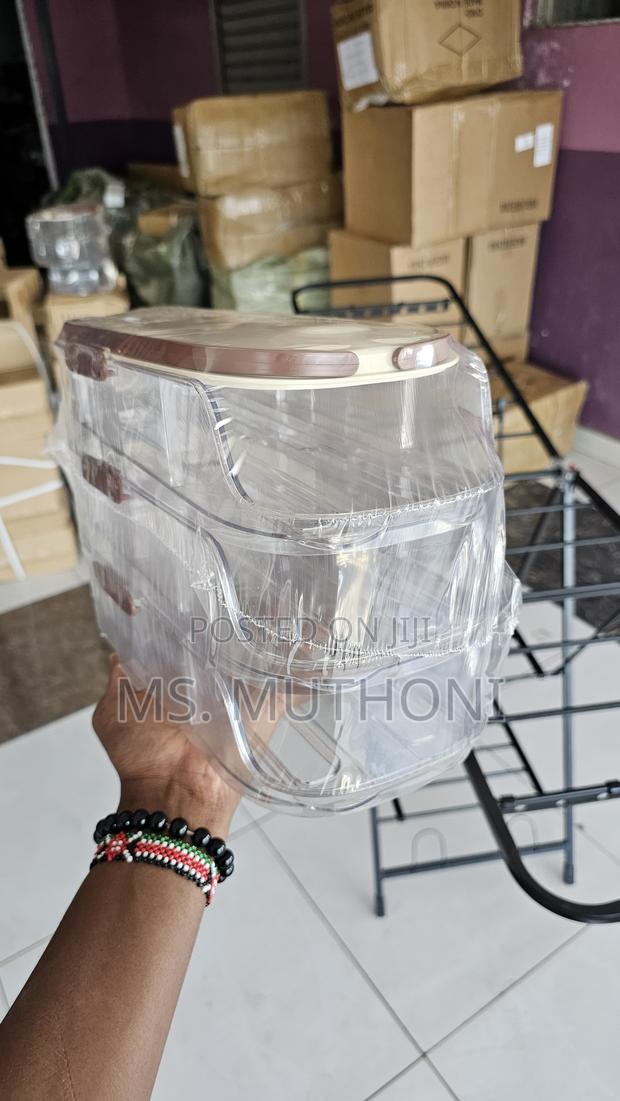 Acrylic Stackable Automatic Sliding/Rolling Egg Tray - thumbnail 12