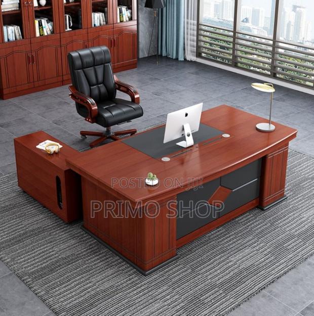 Office Desk; Professional Mahogany Office Desk(1.6 Metres)