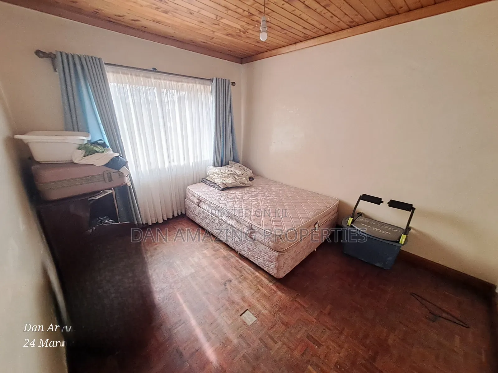 5bdrm Townhouse/Terrace in Golden Estate, South B for sale