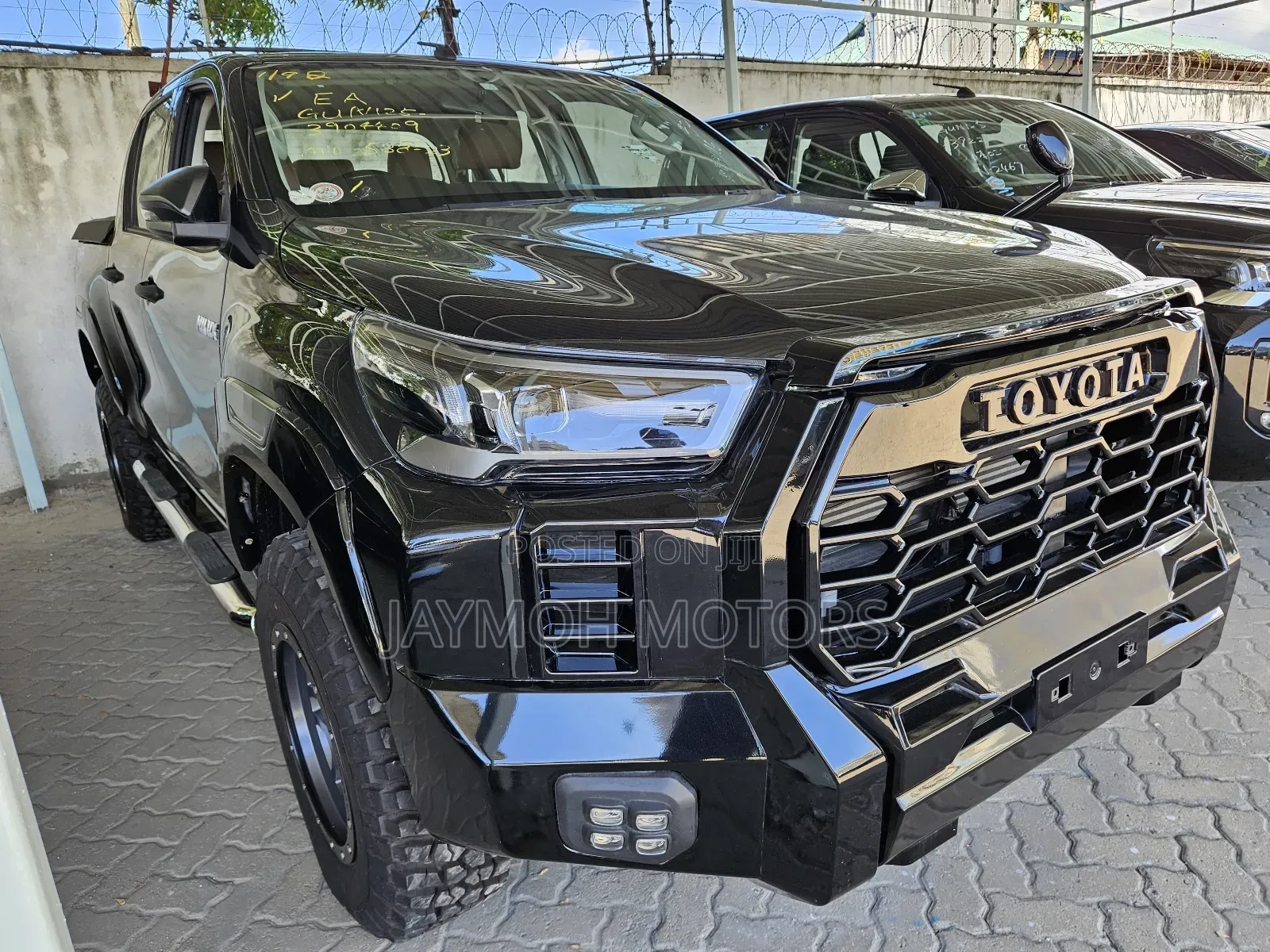 Toyota Hilux 2022 Black