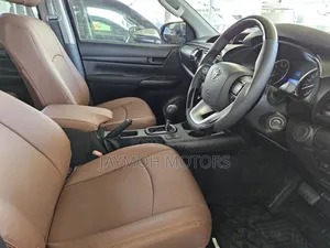 Toyota Hilux 2022 Black