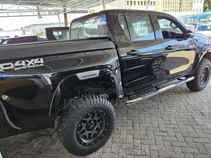 Toyota Hilux 2022 Black