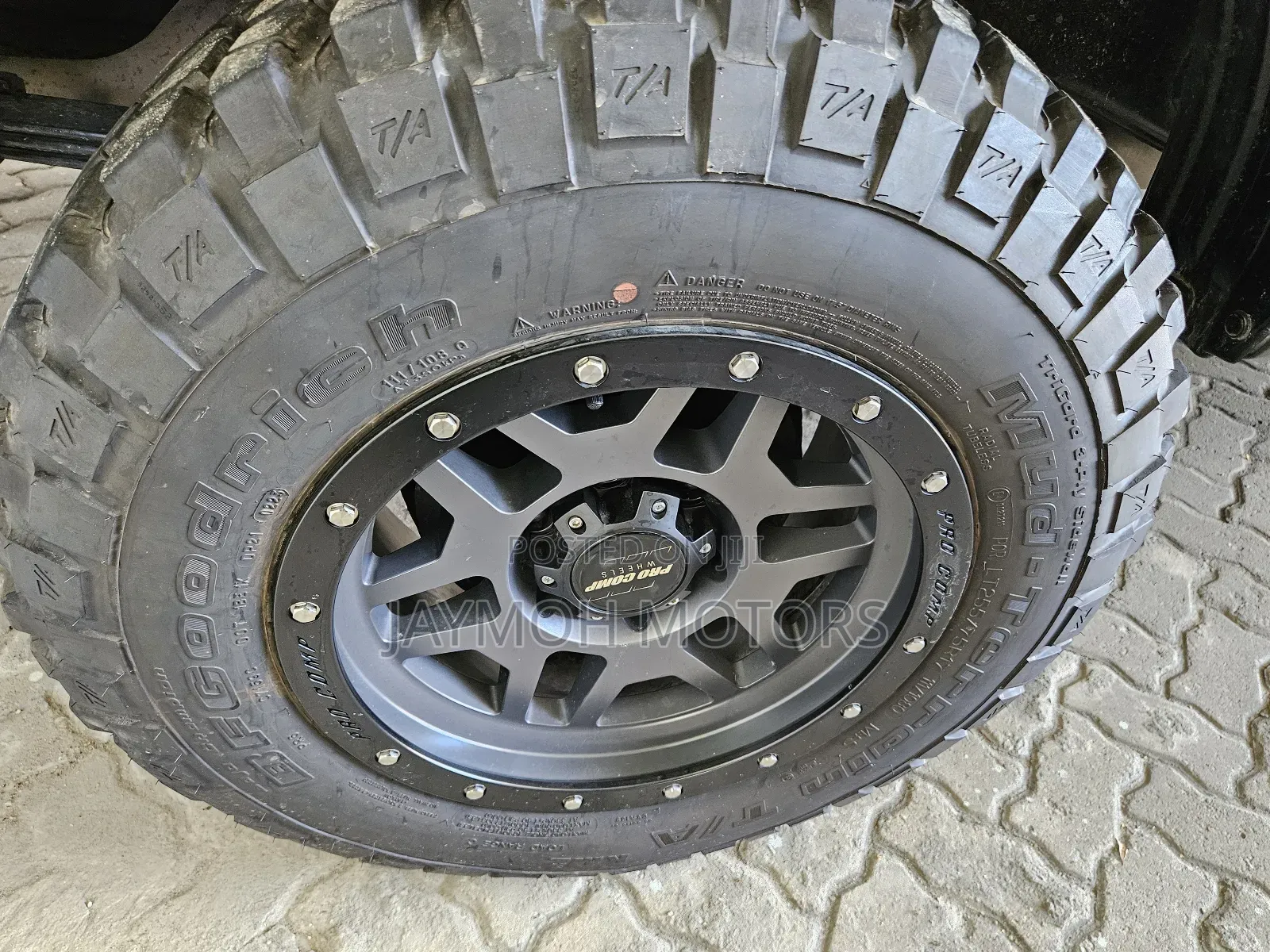 Toyota Hilux 2022 Black