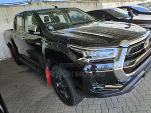 Toyota Hilux 2022 Black