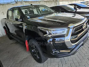 Toyota Hilux 2022 Black