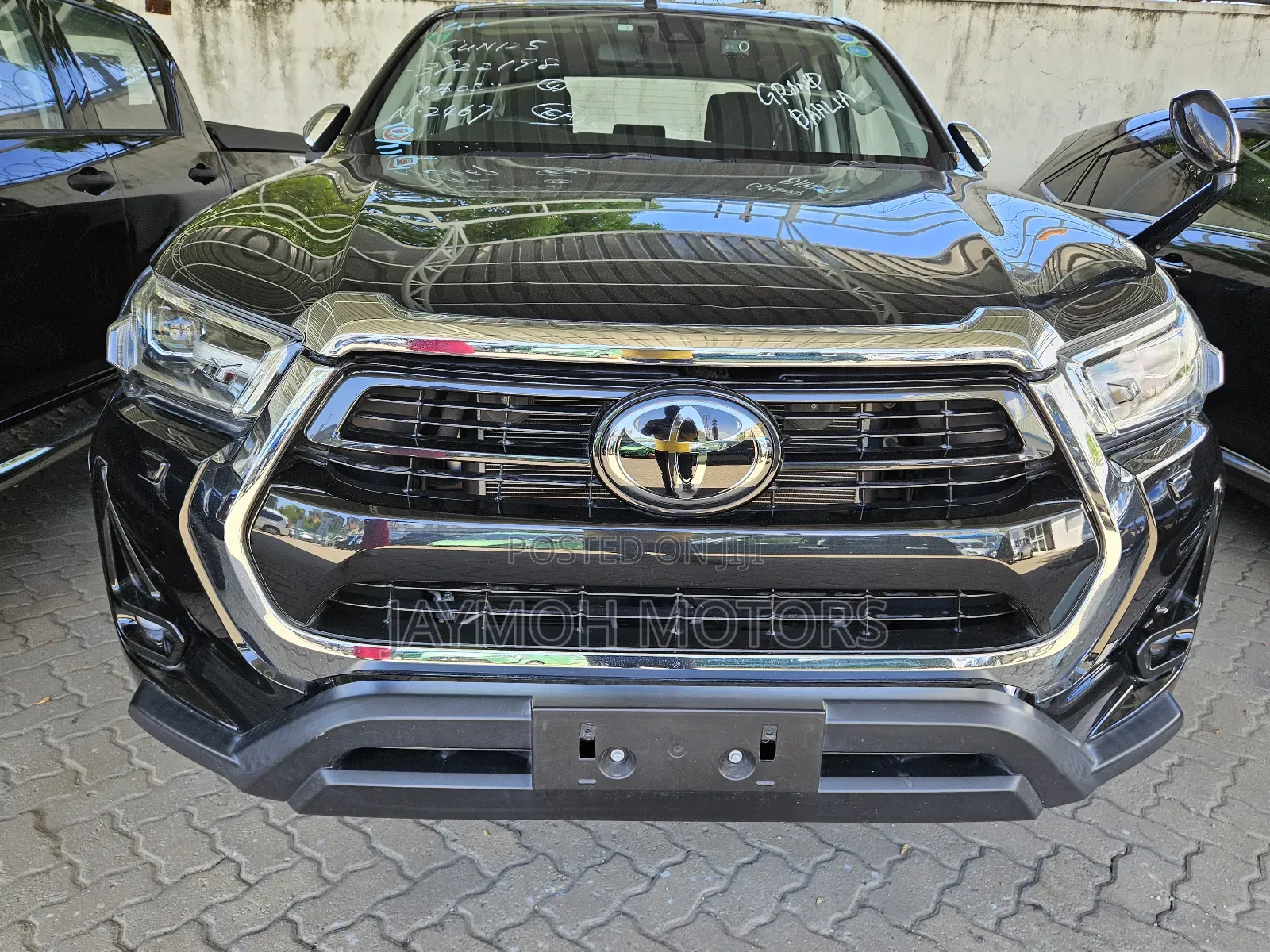Toyota Hilux 2022 Black
