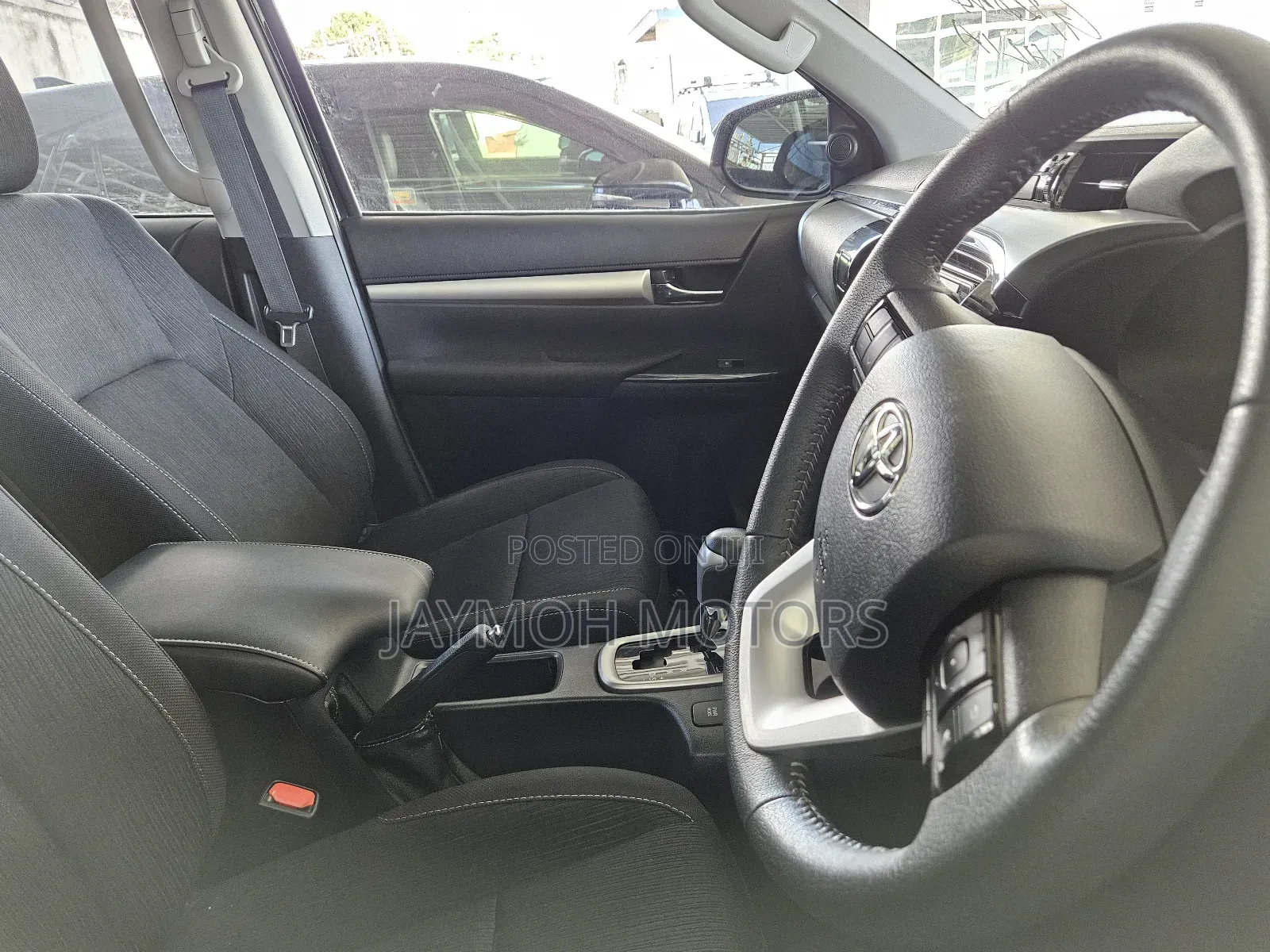 Toyota Hilux 2022 Black