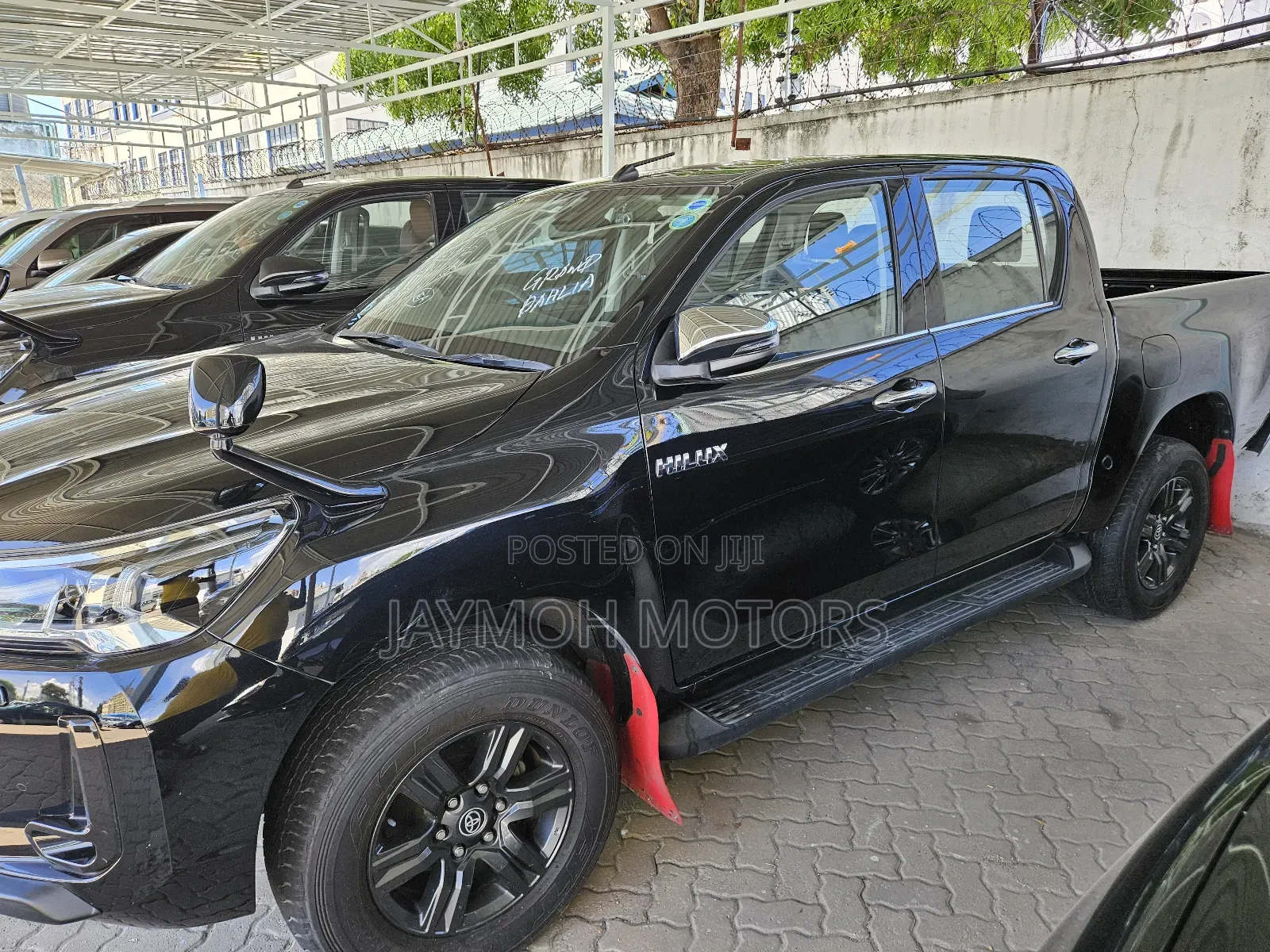Toyota Hilux 2022 Black