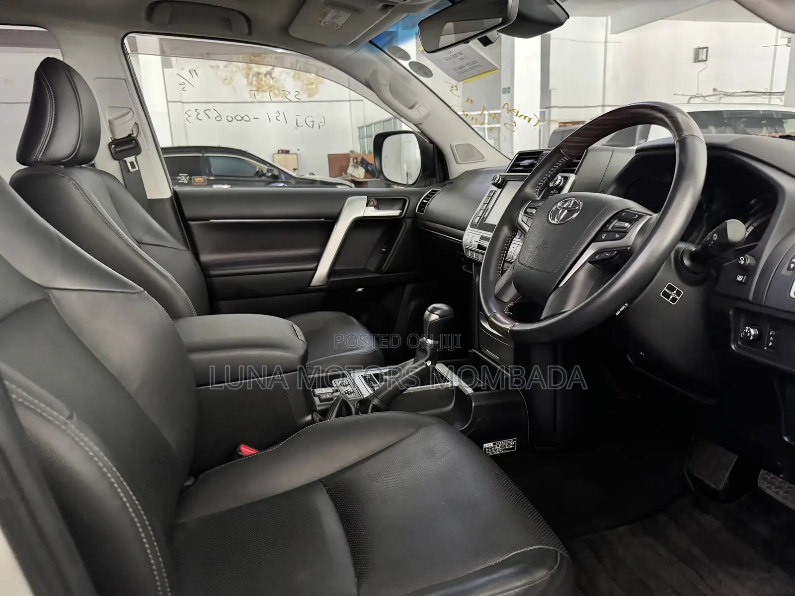 Toyota Land Cruiser Prado 2019 White