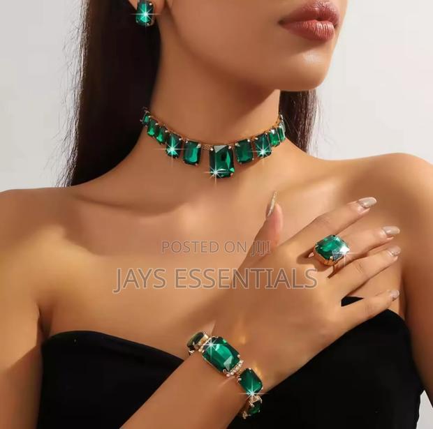 4 Piece Rhinestone Jewelry Set