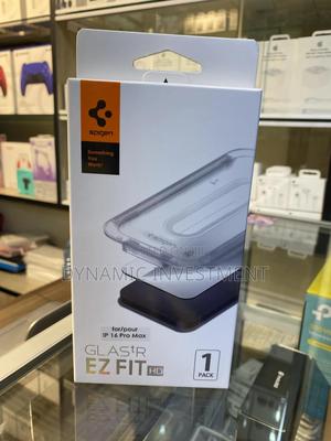 Spigen iPhone 16 Pro Max 6.9" Premium Glass Screen Protector - thumbnail 2