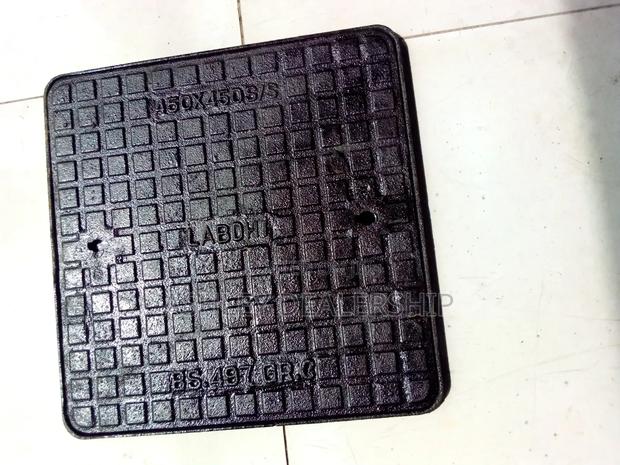 Cast Iron Manhole Cover 18" by 18" (450mm×450mm) 16kg
